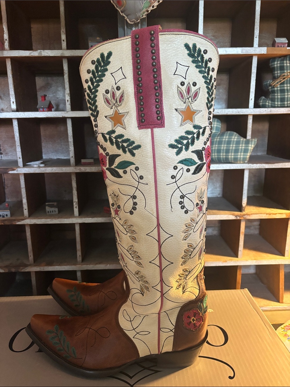 RARE 🌺Old Gringo Cream Leather Boots with Brown and beautiful Embroidery - Picture 5 of 15
